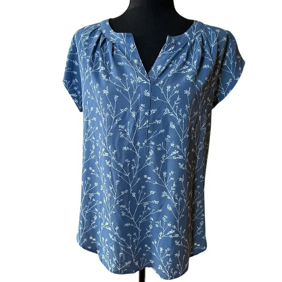 41 Hawthorn Women’s Medium Blue Floral V Neck Blouse Top Casual Workwear - Picture 1 of 7